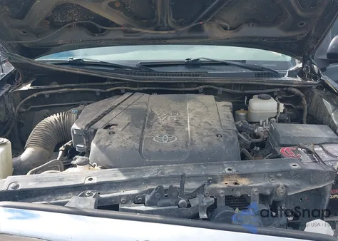 2010 Toyota Tacoma Base V6 z USA, uszkodzony, nr VIN 3TMLU4EN1AM038767